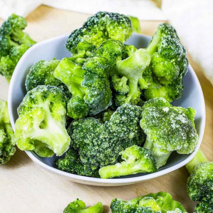 High Quality IQF Factory Frozen Vegetables Wholesale Price Frozen Broccoli 2